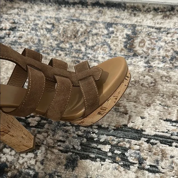 Chloé Brown Strappy Cork Heel Sandals