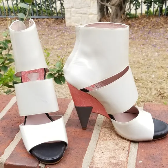 Chloe cut-out heels wedge booties Size 37.5 / 7