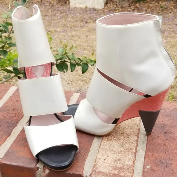 Chloe cut-out heels wedge booties Size 37.5 / 7