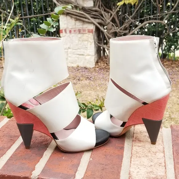 Chloe cut-out heels wedge booties Size 37.5 / 7