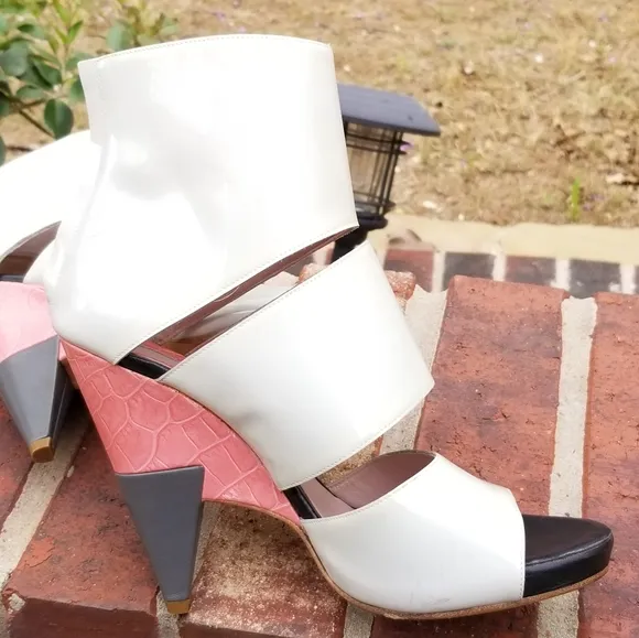 Chloe cut-out heels wedge booties Size 37.5 / 7