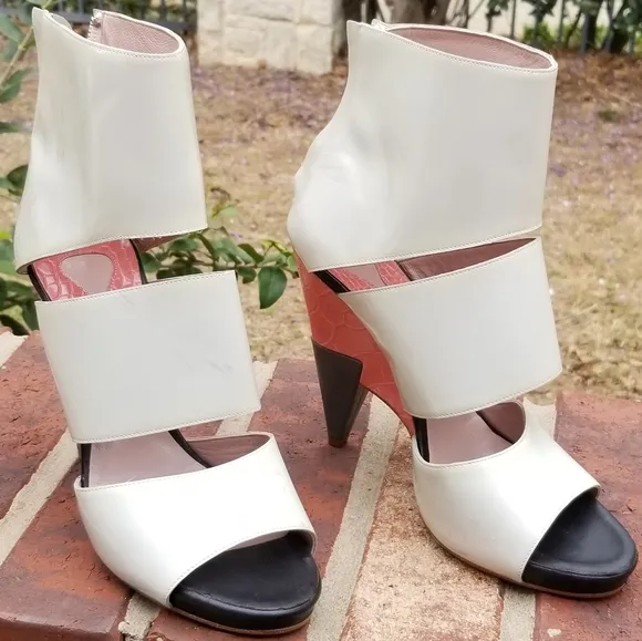 Chloe cut-out heels wedge booties Size 37.5 / 7