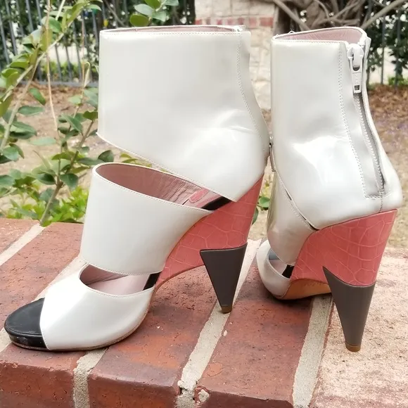 Chloe cut-out heels wedge booties Size 37.5 / 7