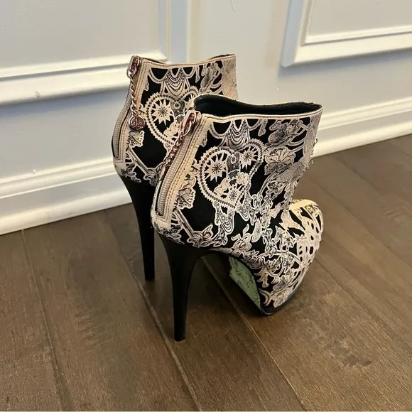 Chloe Green x TOPSHOP Lily Wing CJG Collection Platform Heels Booties Nude 39