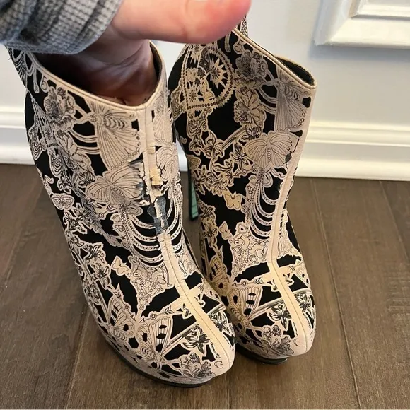 Chloe Green x TOPSHOP Lily Wing CJG Collection Platform Heels Booties Nude 39