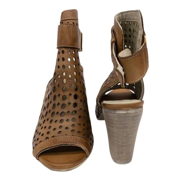Chocolat Blu Brown Camel Laser Cut Cameron Open Toe Leather Sandals 36