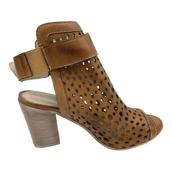Chocolat Blu Brown Camel Laser Cut Cameron Open Toe Leather Sandals 36