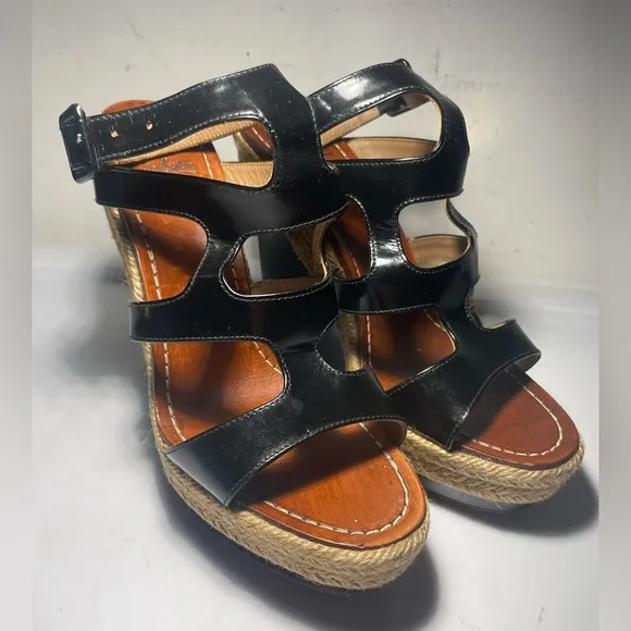 CHRISTIAN LOUBOUTIN Black patent leather cut out wedge sandals sz 37