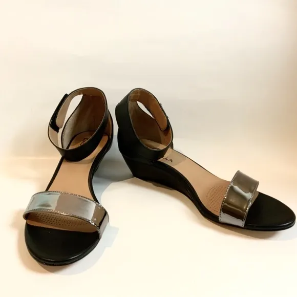 Ciao Bella Wilson Wedge Sandals Heels Black Pewter