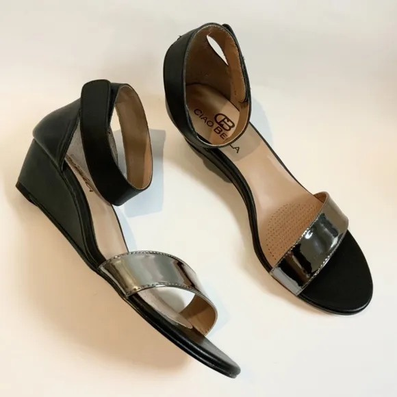 Ciao Bella Wilson Wedge Sandals Heels Black Pewter