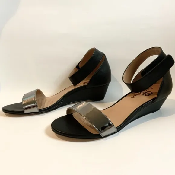 Ciao Bella Wilson Wedge Sandals Heels Black Pewter