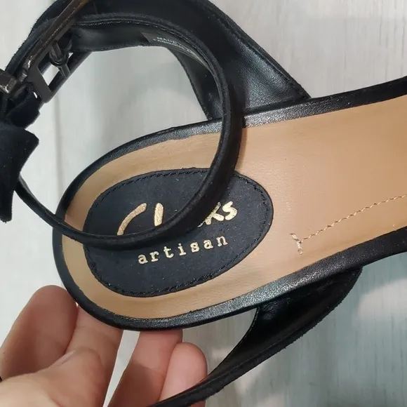 Clarks Artisan Women Ralene SHeen Ankle Suede Leather Heel Sandals shoes 9.5