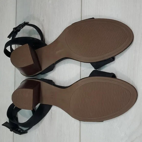 Clarks Artisan Women Ralene SHeen Ankle Suede Leather Heel Sandals shoes 9.5