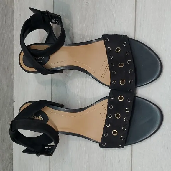 Clarks Artisan Women Ralene SHeen Ankle Suede Leather Heel Sandals shoes 9.5