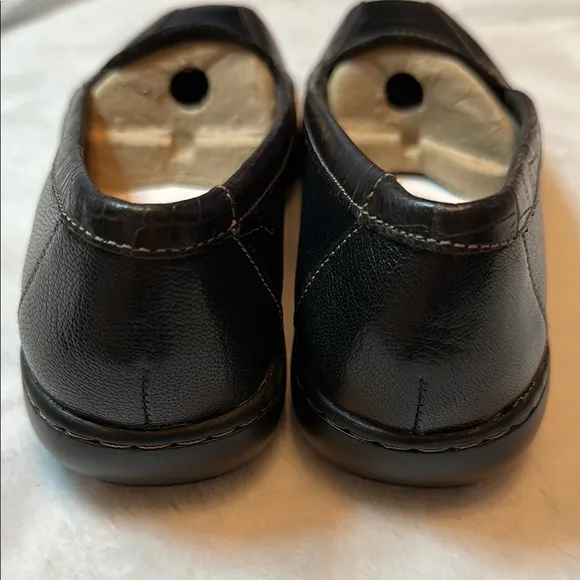 Clarks Bendables Women's Black Loafers Size 9 NWOT