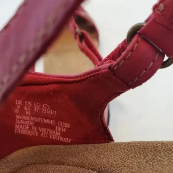 Clarks Collection burgundy d'orsay wedge shoes Size 6.5 M