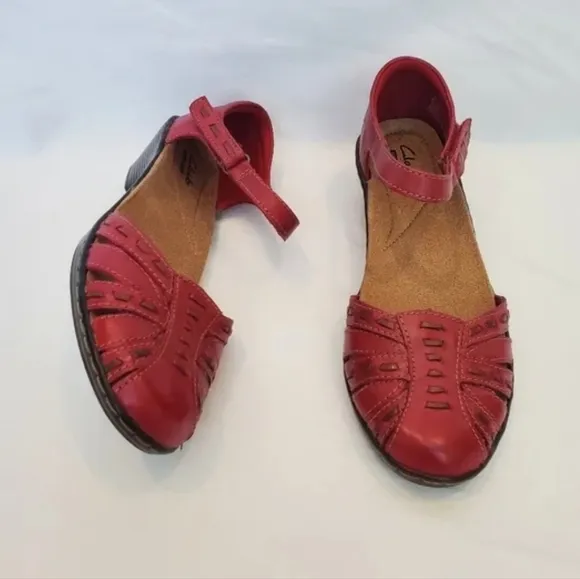 Clarks Collection burgundy d'orsay wedge shoes Size 6.5 M