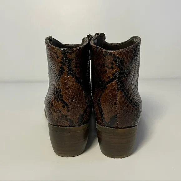 Clarks Womens  MILA MYTH Leather Snake Skin Block Heel Ankle Boots Booties Sz 6