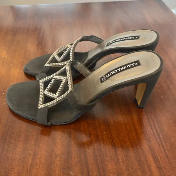 🍴Claudia Ciuti Gray suede curved heel geometric rhinestone detail sandals