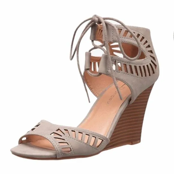 CL by Chinese Laundry Bright Sun Wedge Sandals 8
