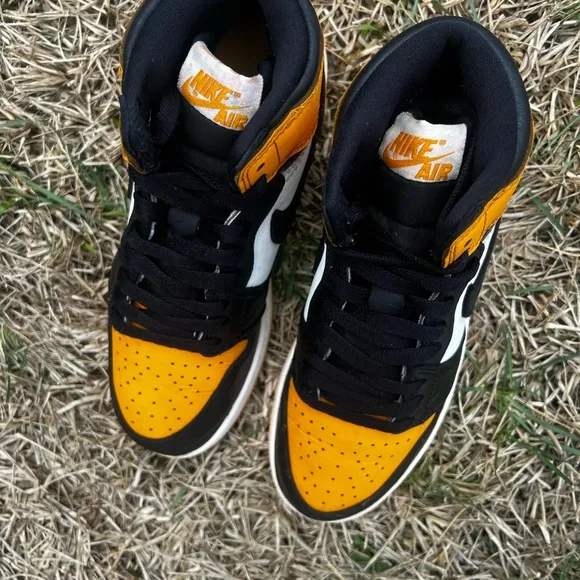 CLEAN Air Jordan 1 High OG Retro size 4.5 Kids Yellow Toe shoes