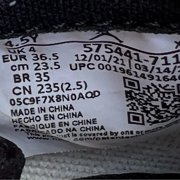 CLEAN Air Jordan 1 High OG Retro size 4.5 Kids Yellow Toe shoes