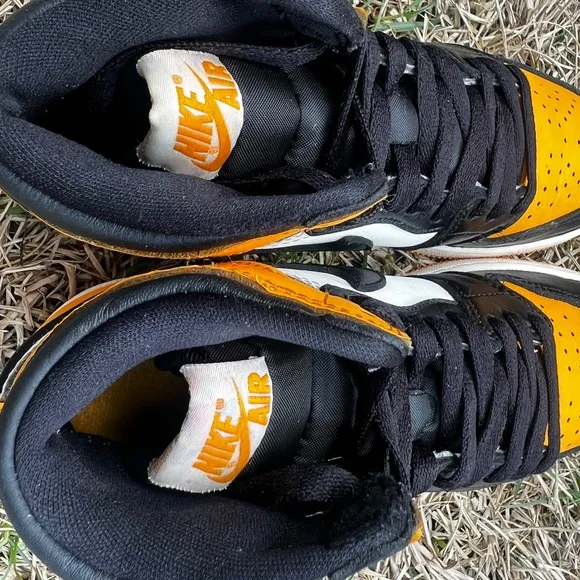CLEAN Air Jordan 1 High OG Retro size 4.5 Kids Yellow Toe shoes