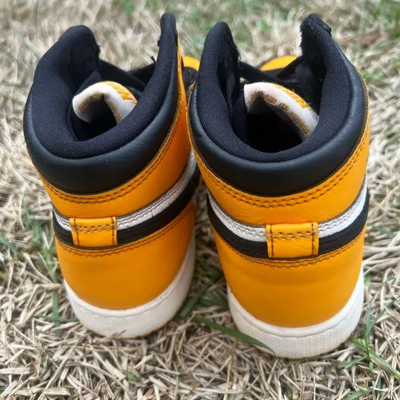 CLEAN Air Jordan 1 High OG Retro size 4.5 Kids Yellow Toe shoes