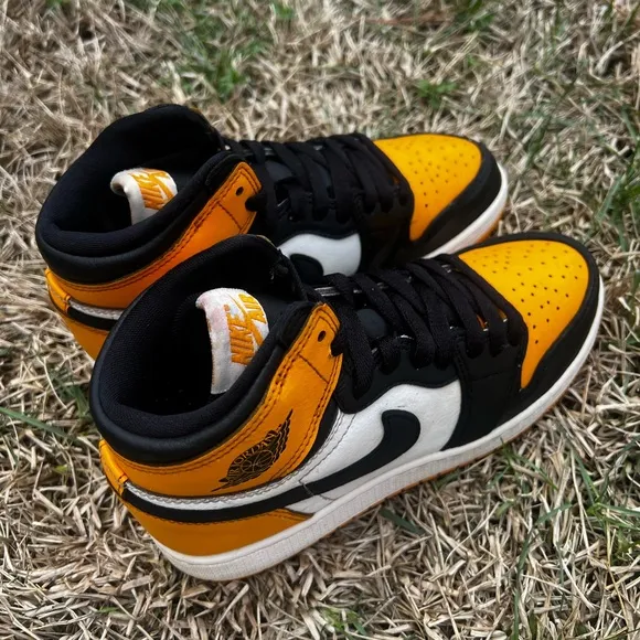 CLEAN Air Jordan 1 High OG Retro size 4.5 Kids Yellow Toe shoes