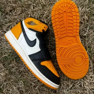 CLEAN Air Jordan 1 High OG Retro size 4.5 Kids Yellow Toe shoes