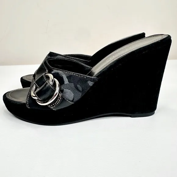 Coach Meredith Wedge Sandals Black Suede Shoes SZ 6 Signature Print