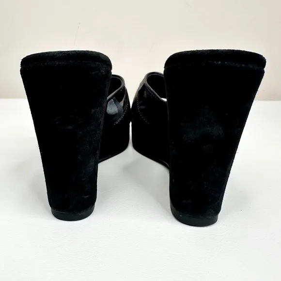 Coach Meredith Wedge Sandals Black Suede Shoes SZ 6 Signature Print
