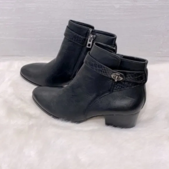 Coach Women's Patricia Black Leather Ankle Booties Block Heel Boots size 6.5B