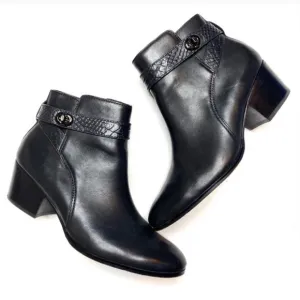 Coach Women's Patricia Black Leather Ankle Booties Block Heel Boots size 6.5B