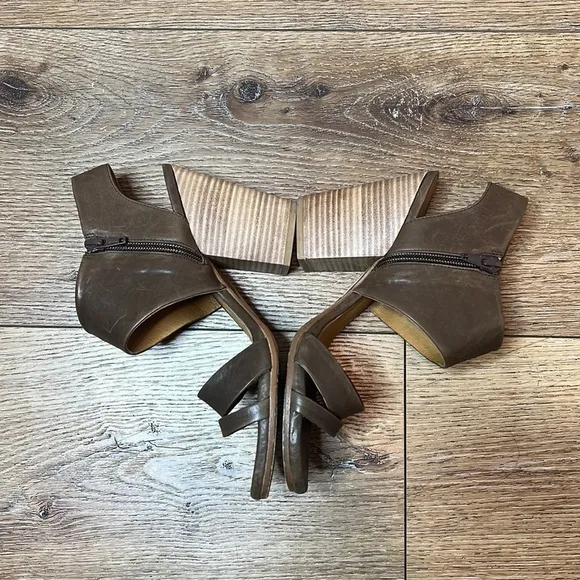 Coclico Brown Leather Strappy Sandals with Block Heel Size 38/7.5