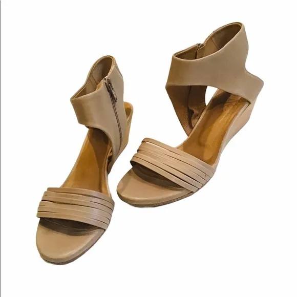 Coclico Wedge Ankle Strap Sandal, Sz 6