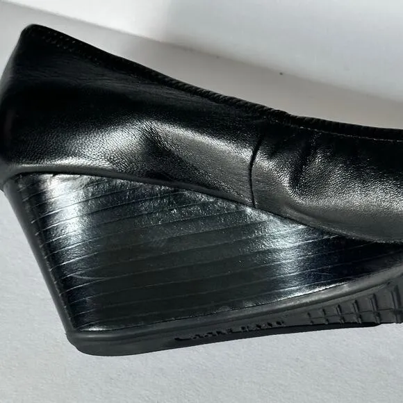 Cole Haan Tali Grand Bow Wedge Pumps Women's 9 Black Leather Sandals Shoes Heels