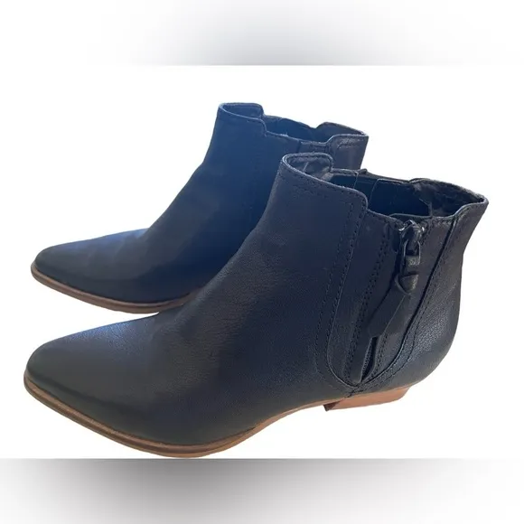 Cole Haan Women’s Hadlyn Black Leather Zip Block Heel Bootie, Size 8.5