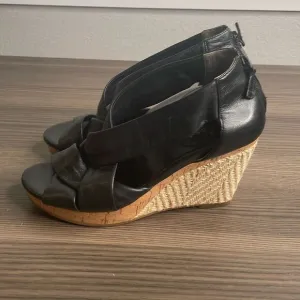 Cole Haan x Nike Air  Black Leather Wedge Sandals Size 7