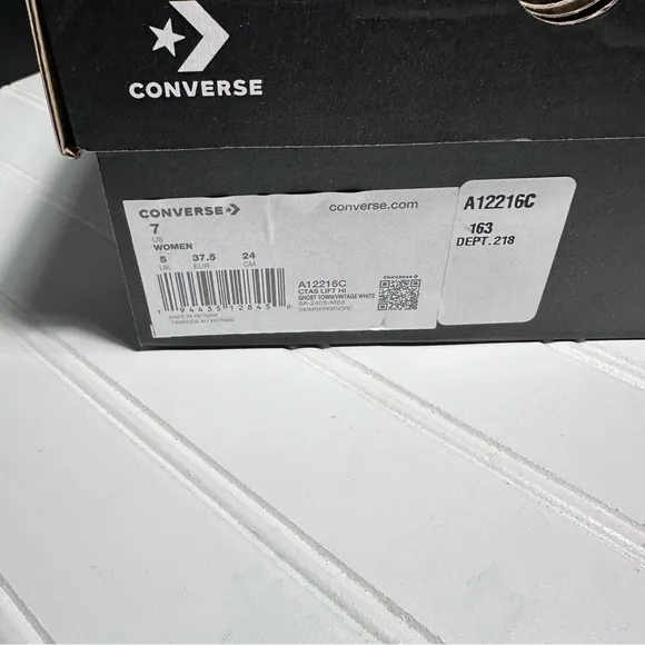 Converse Lift Platform shoes women’s 7 ghost town