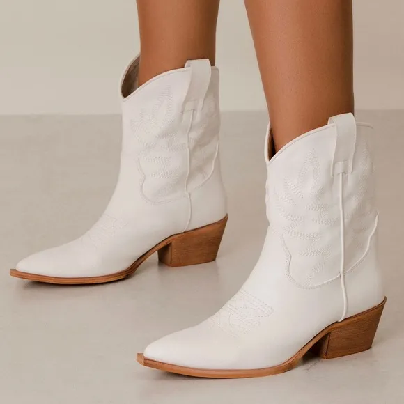 COPY - MIIM Claire White Vegan Leather Festival Embroidered Low Cowboy Boot