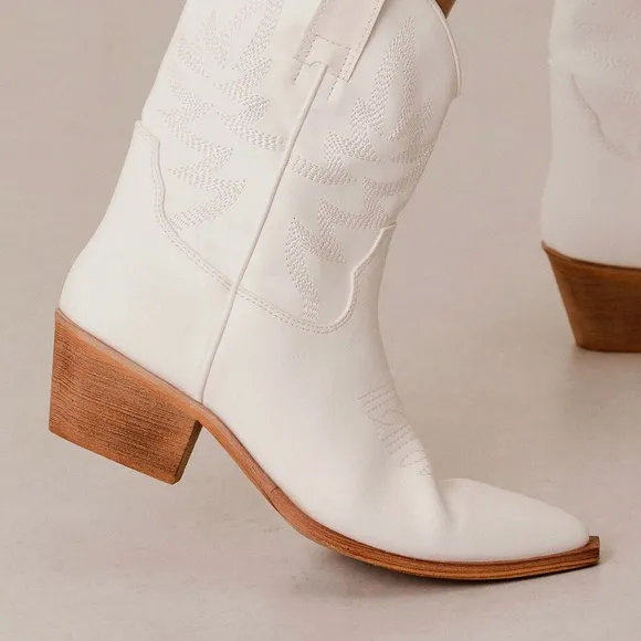 COPY - MIIM Claire White Vegan Leather Festival Embroidered Low Cowboy Boot