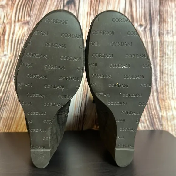 Cordani Snake Skin Textured Leather Wedge Ankle Boots Womens Sz 38