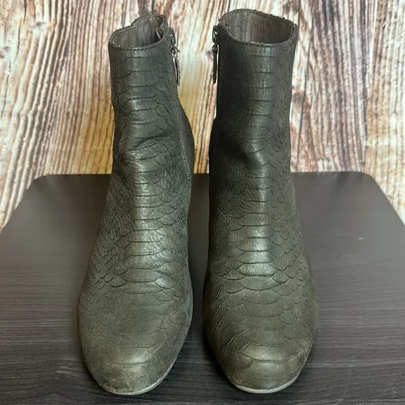 Cordani Snake Skin Textured Leather Wedge Ankle Boots Womens Sz 38