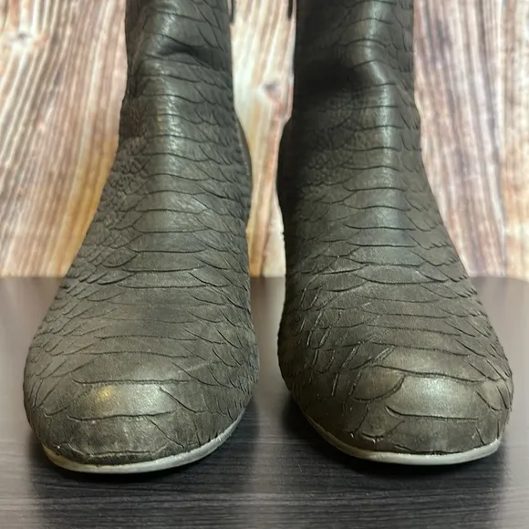 Cordani Snake Skin Textured Leather Wedge Ankle Boots Womens Sz 38