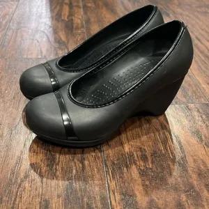 Crocs Wedge Heels Shoes 'Lena' Black 3 inch Wedges Size 8