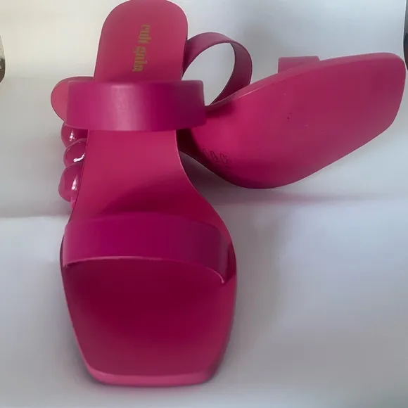 Cult Gaia meta heel in pink never wore. Súper confortables
