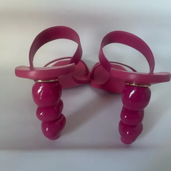 Cult Gaia meta heel in pink never wore. Súper confortables