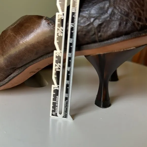 CYDWOQ Vintage Kitten Heels Handmade Leather Cut Out Textured Size  37 US 7