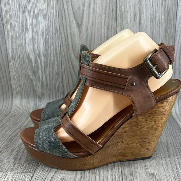 Cynthia Vincent Jemma Sandal with Wood Wedge